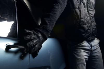 Полицейские Лесосибирска задержали подозреваемых в серии краж аккумуляторов
