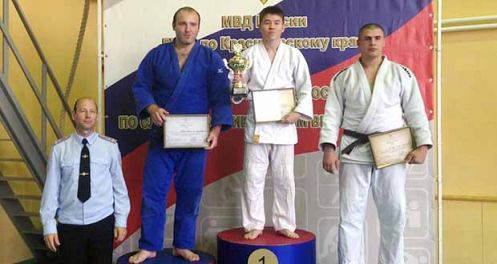 Лесосибирские полицейские стали серебряными призерами в лично-командном чемпионате по дзюдо