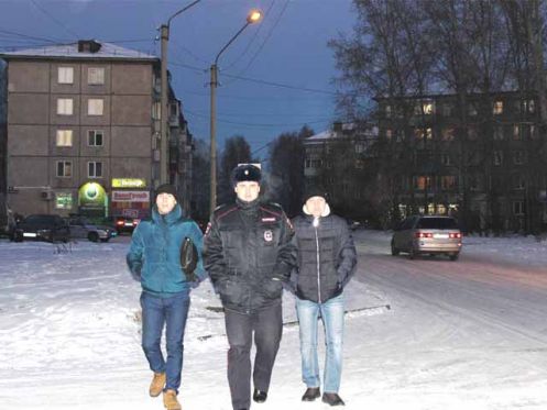 Неделя общественной безопасности: В Лесосибирске полицейские и командир добровольной народной дружины заступили в совместный пеший патруль