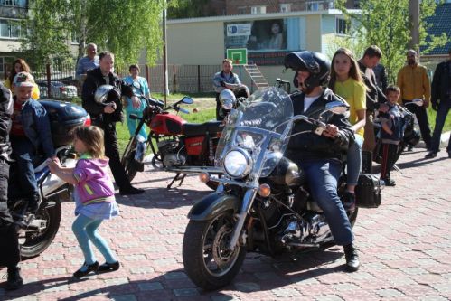 Благотворительный визит байкеров из Красноярска в Лесосибирске
