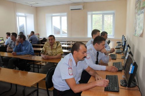 Представители УГИБДД и общественники провели экзамены для дорожных полицейских северной группы районов края